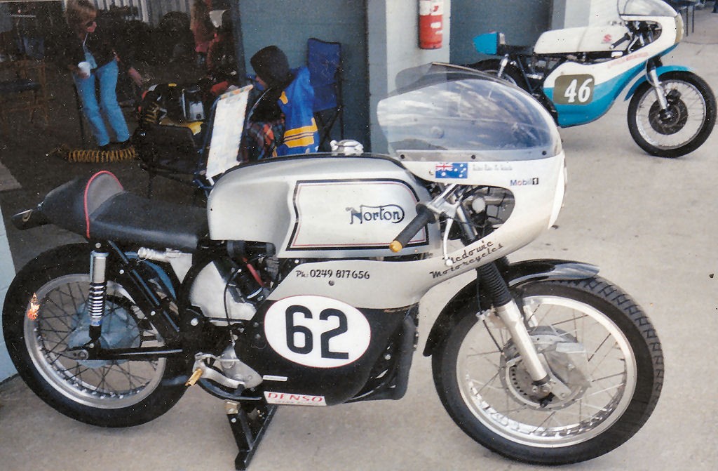 Norton-Atlas-Racebike.jpg